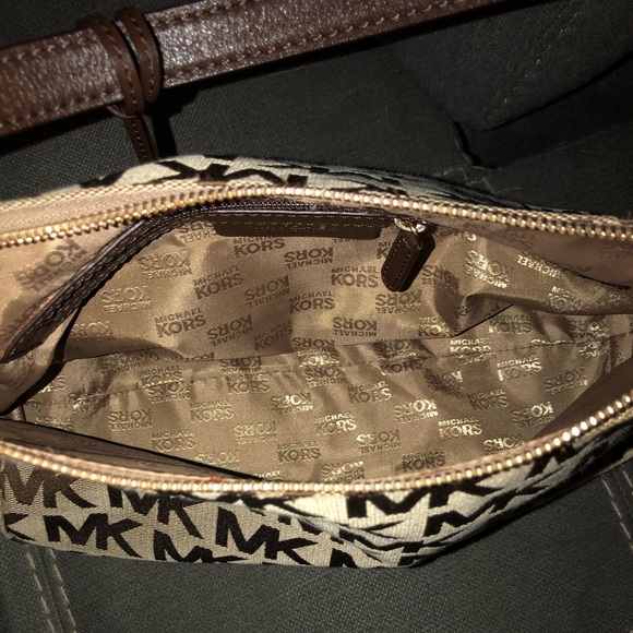 Micheal Kors shoulder purse - Picture 3 of 5